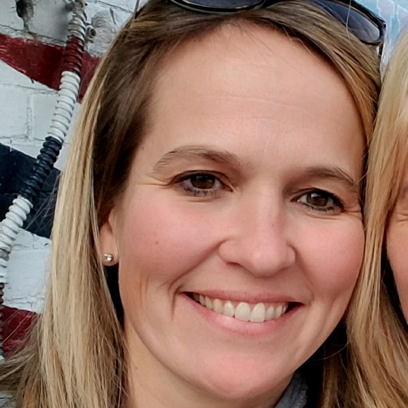 Meet your Posher, Jessica - Picture 1 of 1